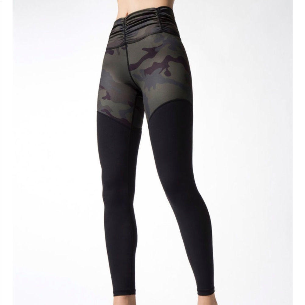 Carbon38 workout leggings